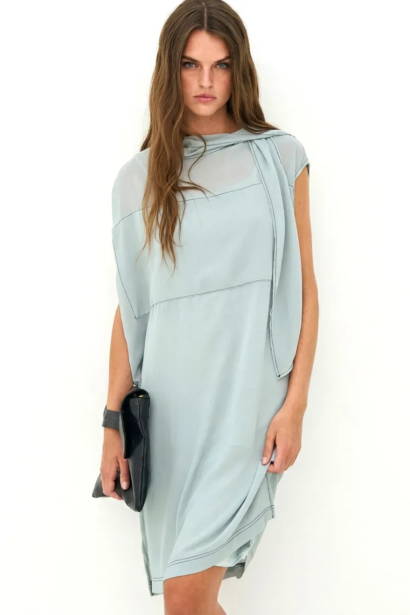 Vestido corto cuello con lazada en creppe | Nü | RettoModaStils